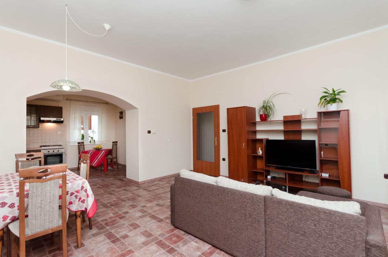 Apartment Aleksandra Rijeka Exterior photo